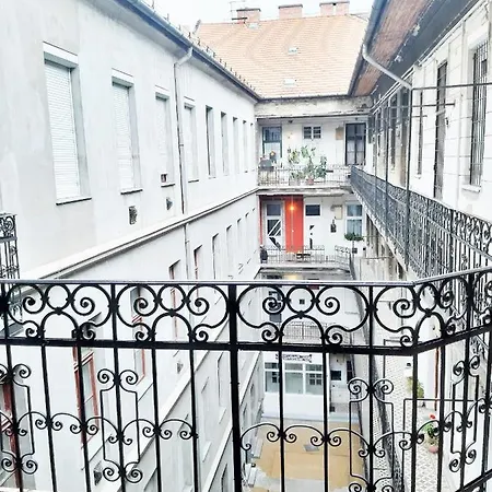 Apartment Bright Side *