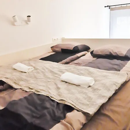Apartment Bright Side *