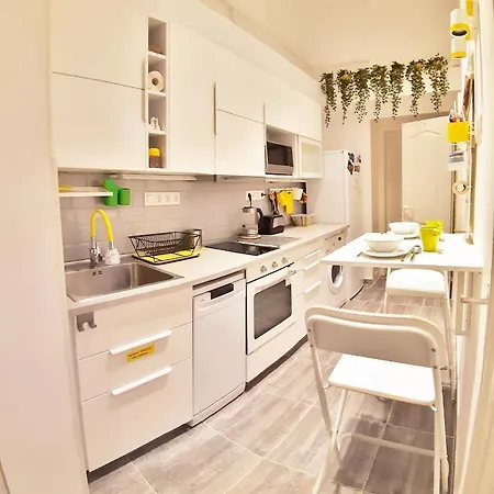 Apartment Bright Side *